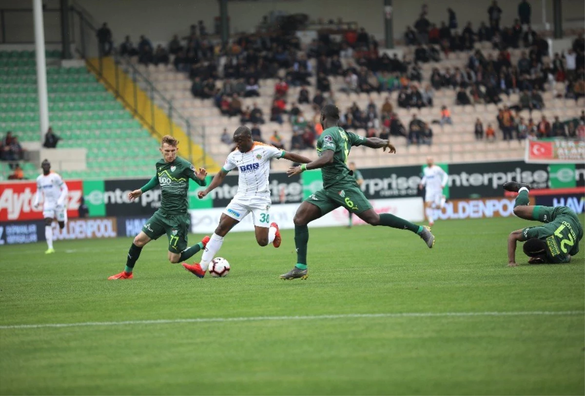 Spor Toto Süper Lig: Aytemiz Alanyaspor: 0 -Bursaspor: 0 (İlk Yarı)