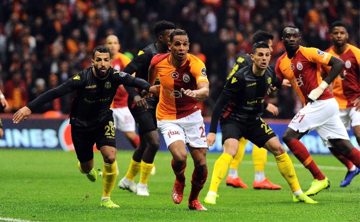 Spor Toto Süper Lig: Galatasaray: 1 - Evkur Yeni Malatyaspor: 0 (İlk Yarı)