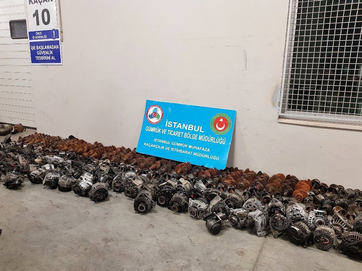 Yüzlerce Kaçak Otomobil Yedek Parçasını Ülkeye Sokmak İstediler