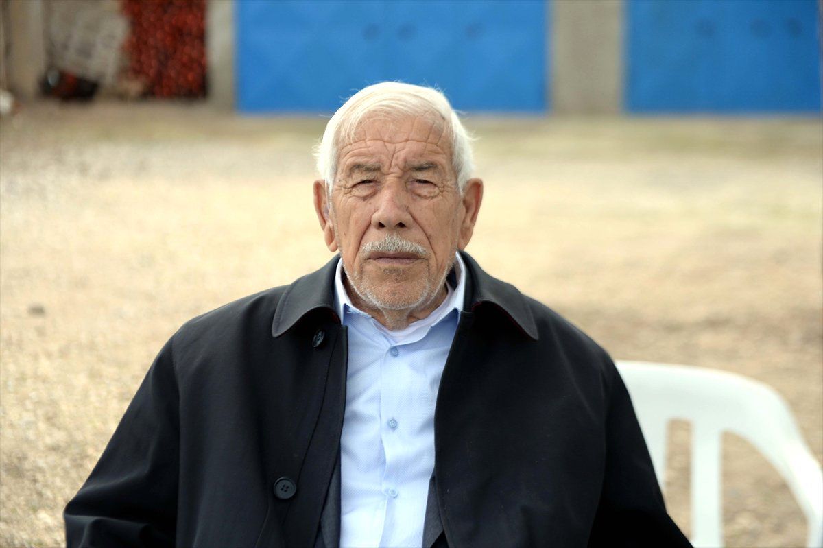 40 Yıldır Rakipsiz Muhtar Seçilmenin Mutluluğunu Yaşıyor