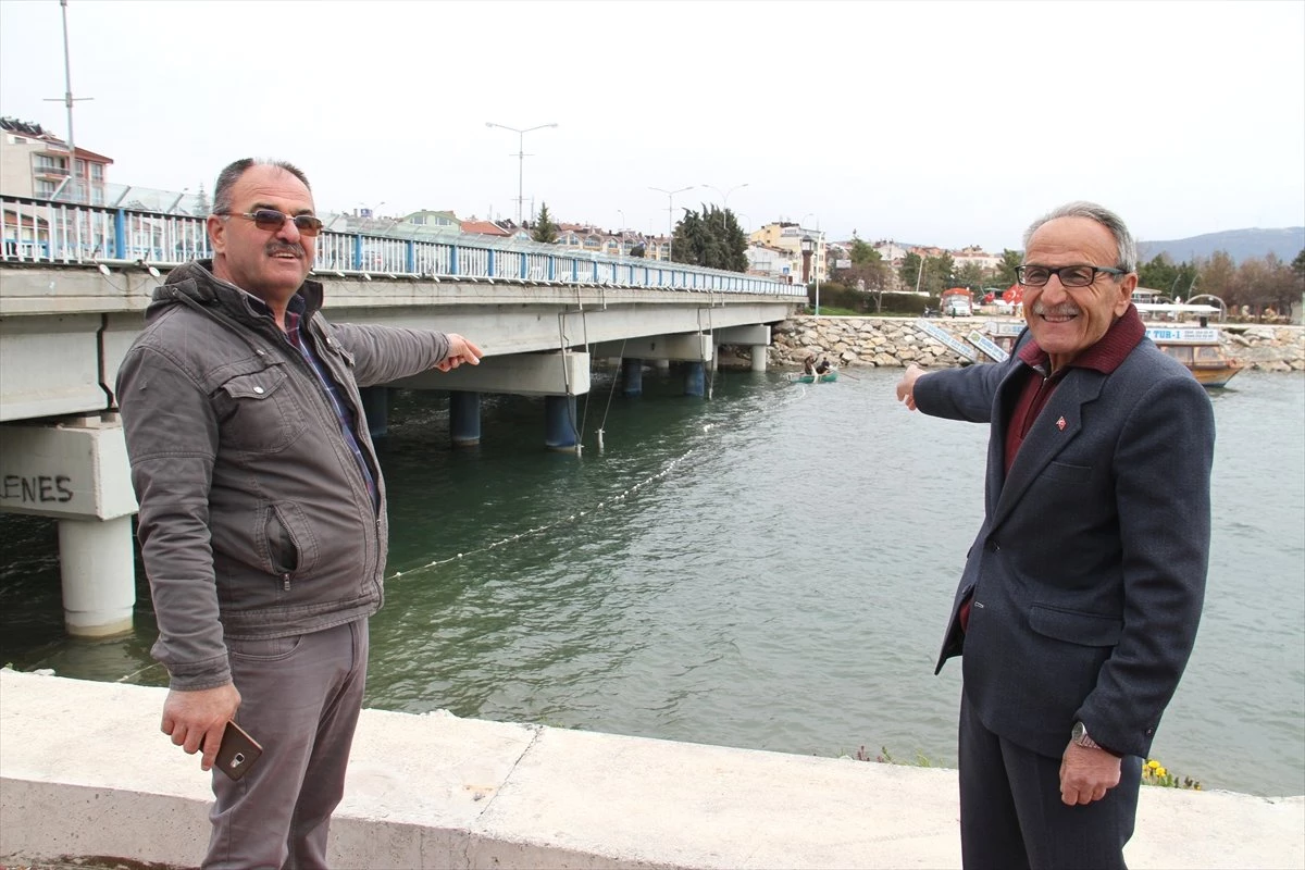Beyşehir\'de Avcılardan Gölden Balık Kaçağına Karşı Ağlı Önlem