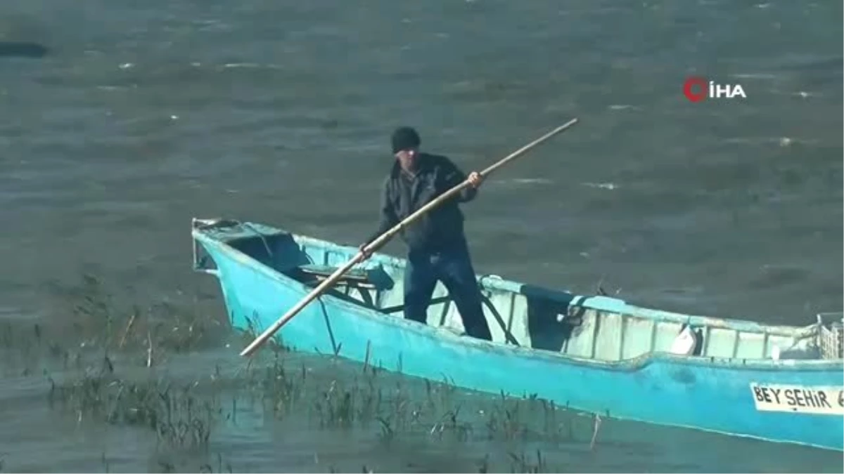 Beyşehir Gölü\'nde Avcılardan Balık Kaçağına Karşı Ağlı Önlem