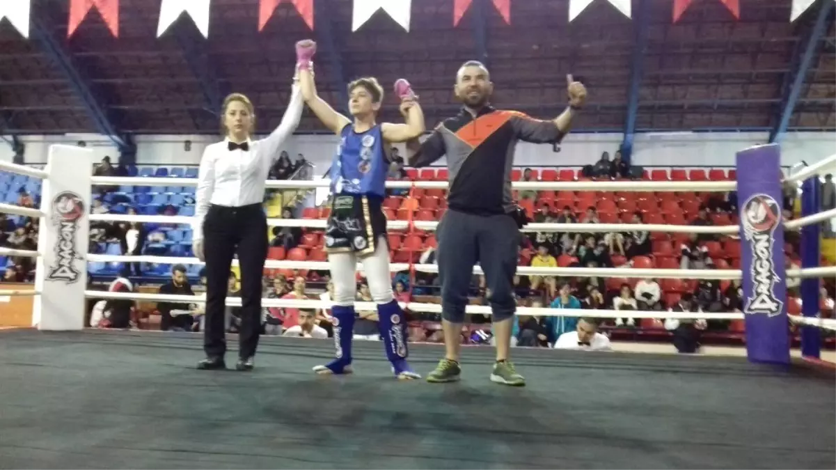 Çaydeğirmeni\'ne Sude Nur Muaythai Şampiyonluğu Getirdi