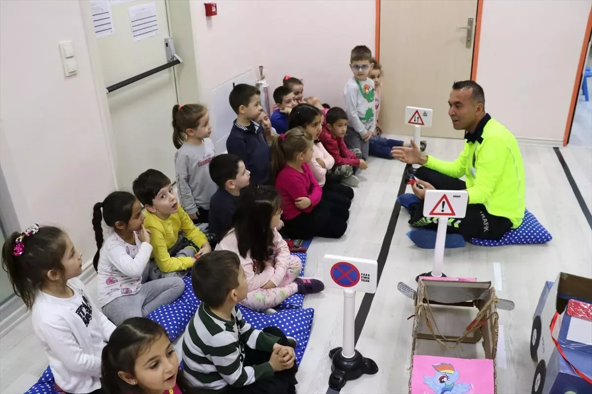 Çocukların Trafik Eğitimi Murat Ağabeylerinden