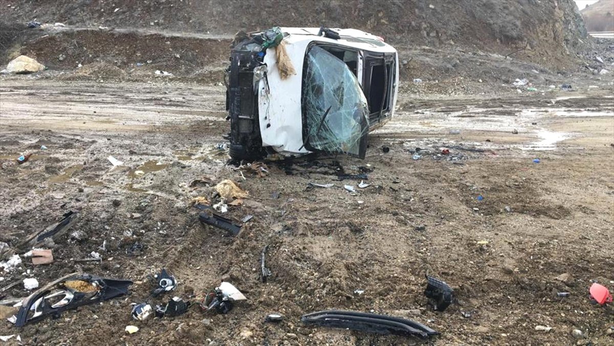 Erzincan\'da Trafik Kazası: 4 Yaralı