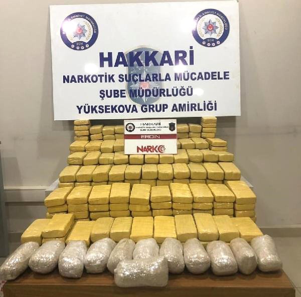 Hakkari\'de Durdurulan Araçta 125 Kilo Eroin Ele Geçirildi