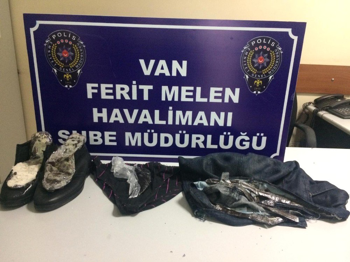 İç Çamaşırı ve Ayakkabısına Gizlediği Afyon Sakızıyla Yakalandı