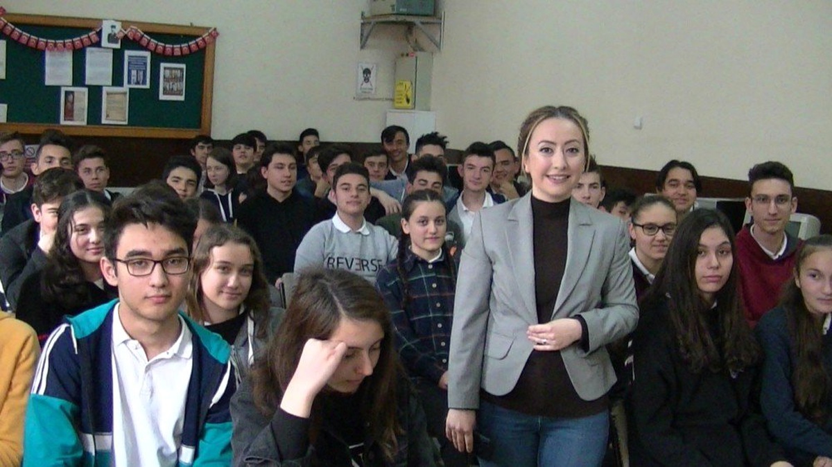 Kadın Bilişimci 15 Yıl Sonra Mezun Olduğu Okulda Ders Verdi