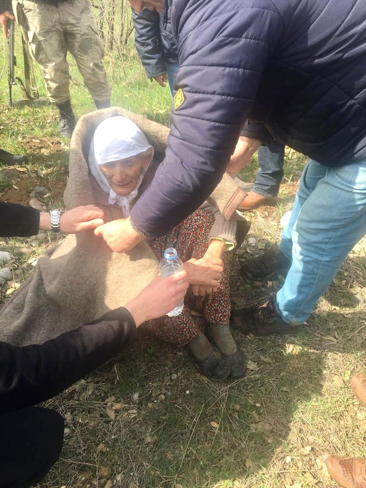Kayıp Yaşlı Kadın Baygın Halde Bulundu