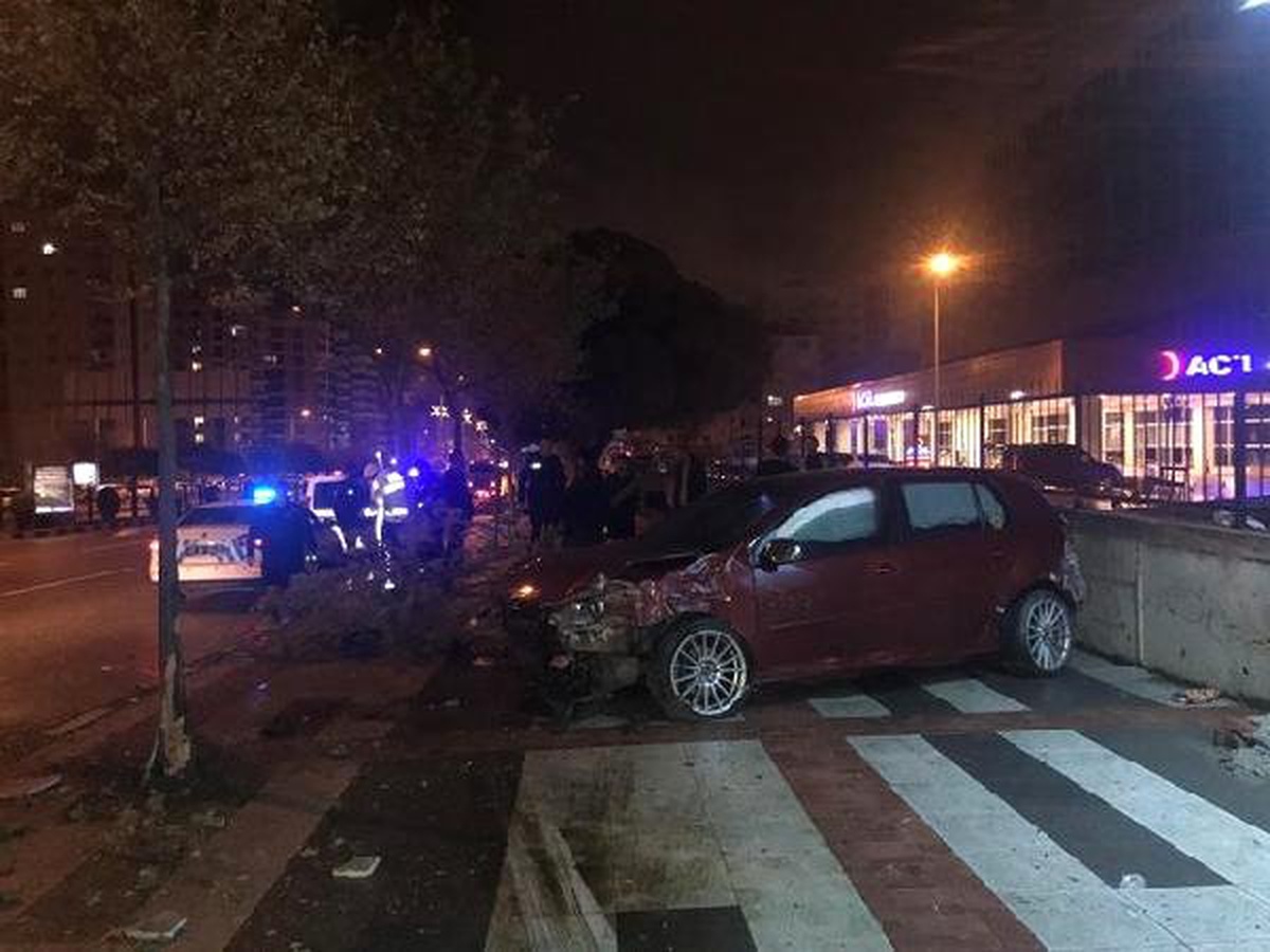 Kaza Yapan Sürücü, Otomobili Bırakıp Kaçtı