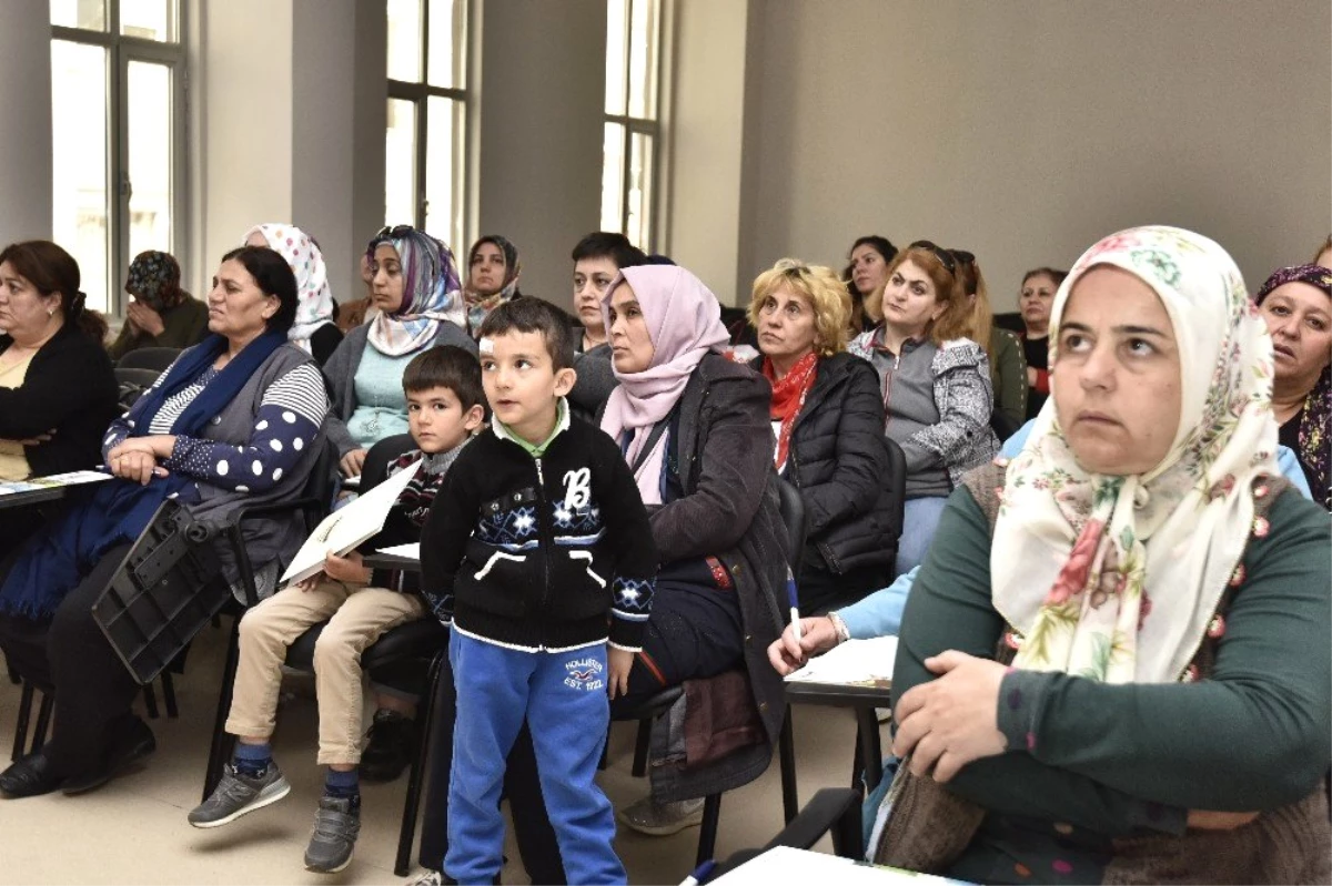 Muratpaşa\'dan Kadınlara Hijyen ve Sağlık Eğitimi