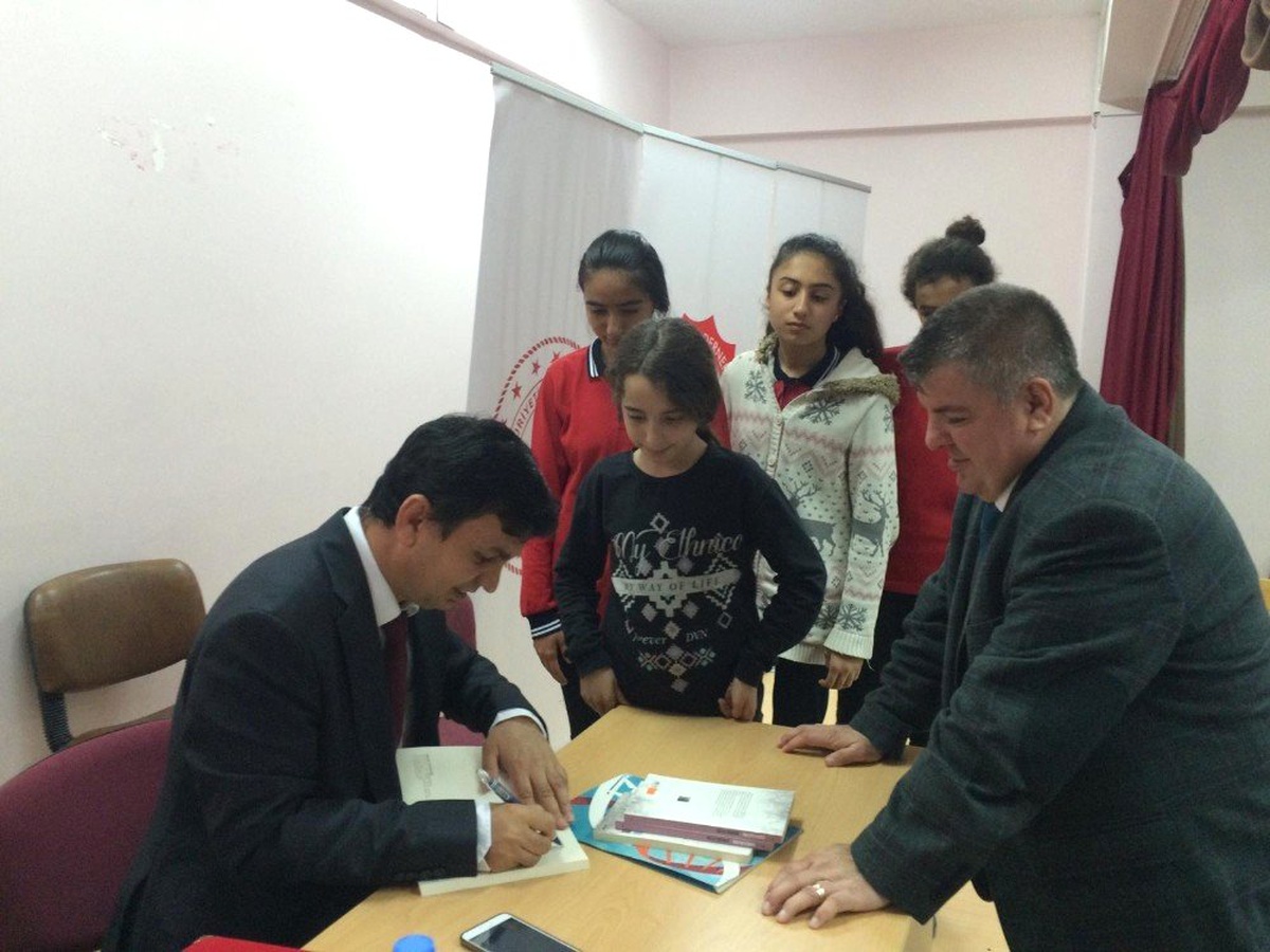 Okumak Güzeldir\' Projesiyle Yazarlar Öğrencilerle Buluşuyor