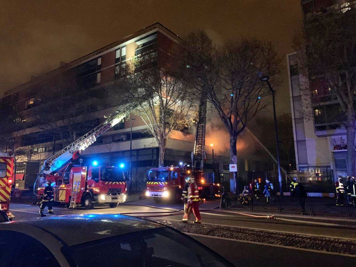 Paris\'te Bir Binada Patlama: Yaralılar Var