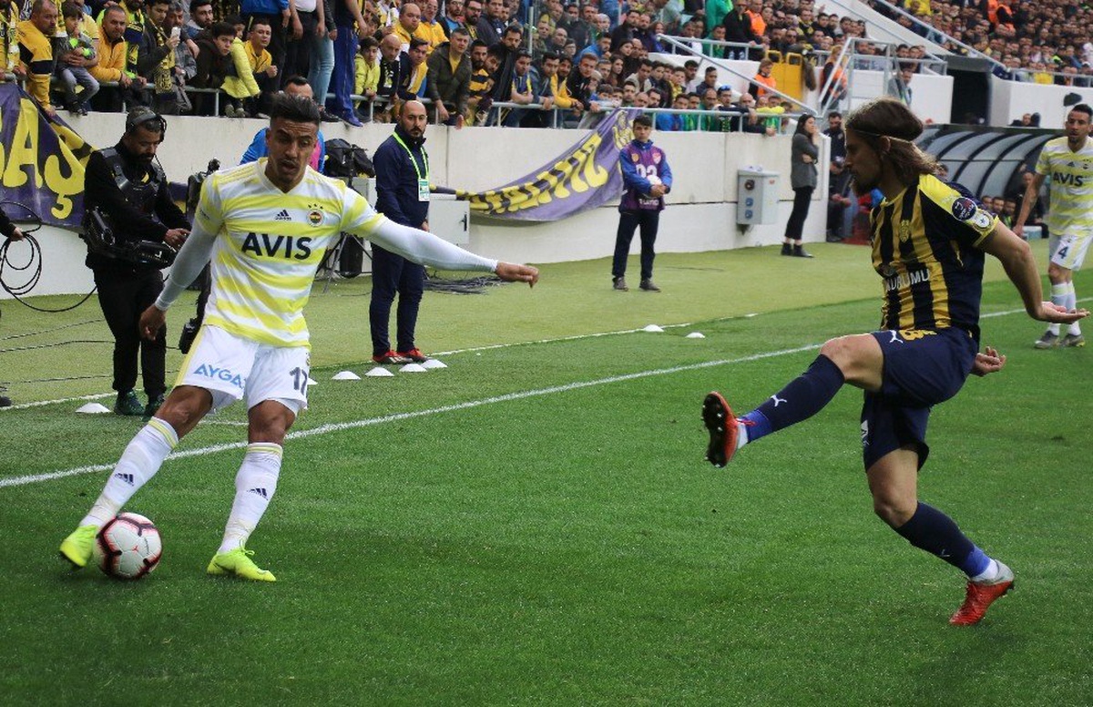 Spor Toto Süper Lig: Mke Ankaragücü: 1 - Fenerbahçe: 0 (İlk Yarı)