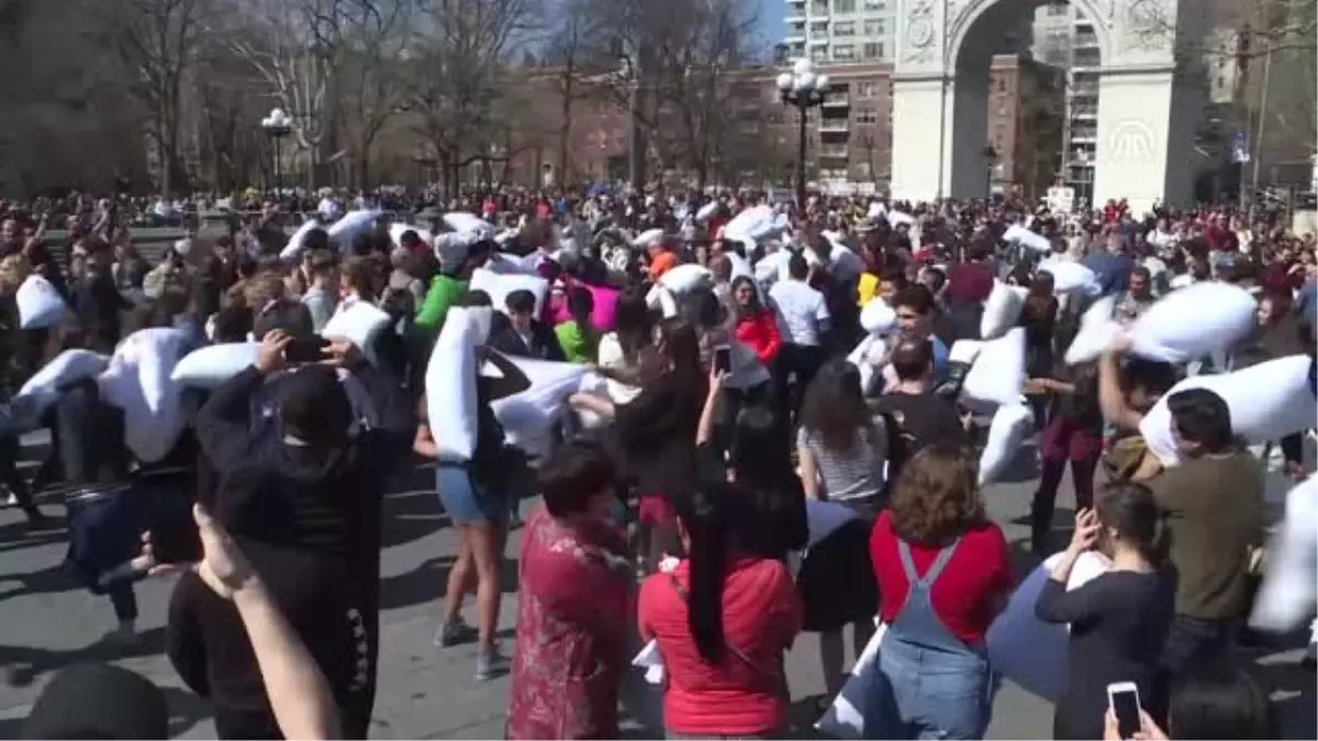 Uluslararası Yastık Savaşı Günü - New