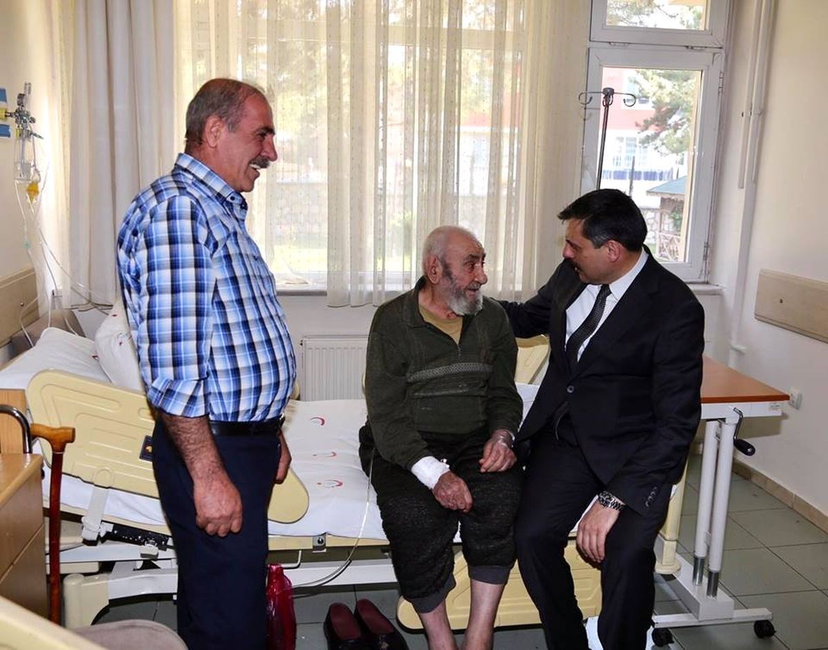 Vali Çiftçi, Hasta Ziyaretlerine Devam Ediyor