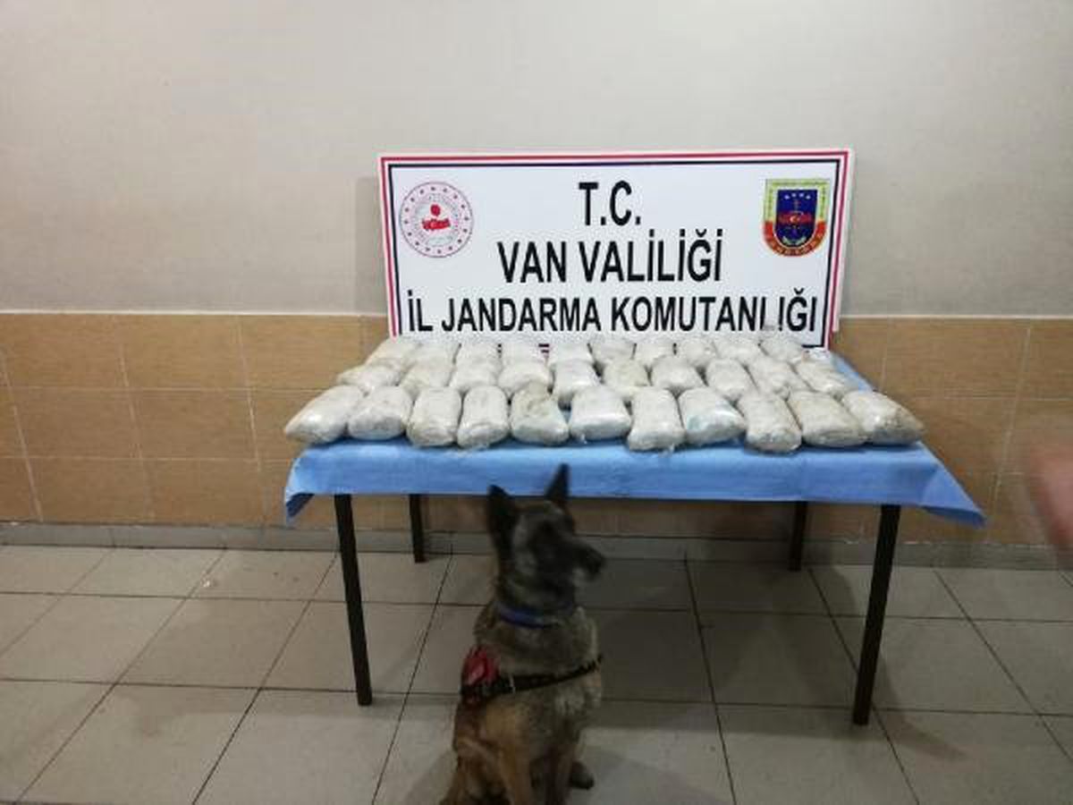 Van\'da 33 Kilo 233 Gram Esrar Ele Geçirildi