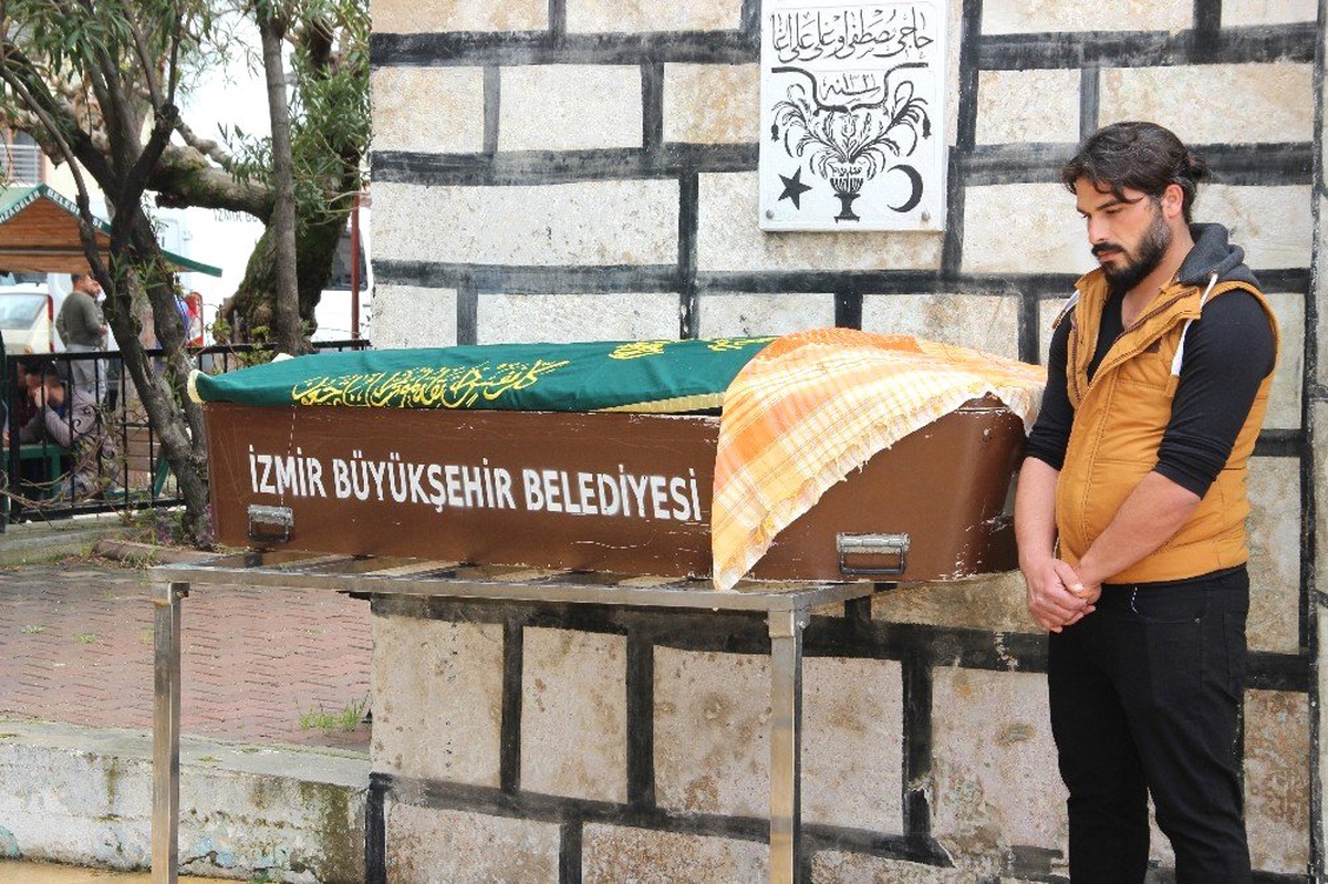 Yol Çalışması Sırasında Aracın Çarptığı Belediye İşçisi Son Yolculuğuna Uğurlandı