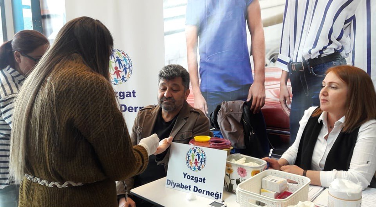 Yozgat Diyabet Derneğinden Vatandaşlara Kan Şekeri Ölçümü