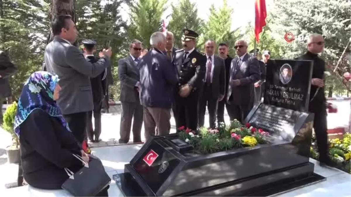 15 Temmuz Şehit Ailesinin Gözyaşı Dinmiyor..."Her Gün Mezarının Başındayız"