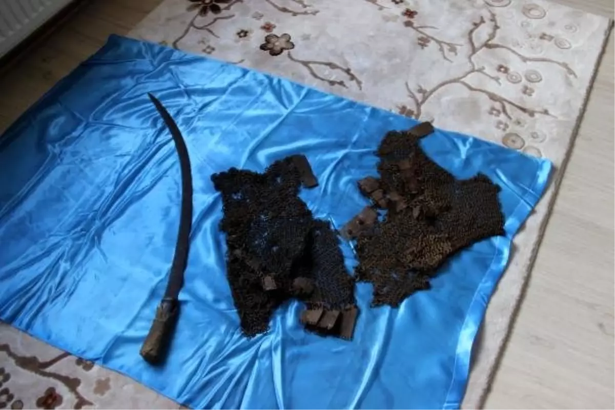 700 Yıllık Kılıç ve Zırh, Toruna Emanet