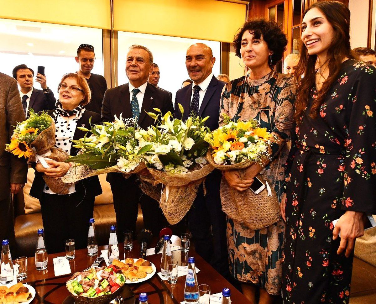Aziz Kocaoğlu, Koltuğu Tunç Soyer\'e Devretti