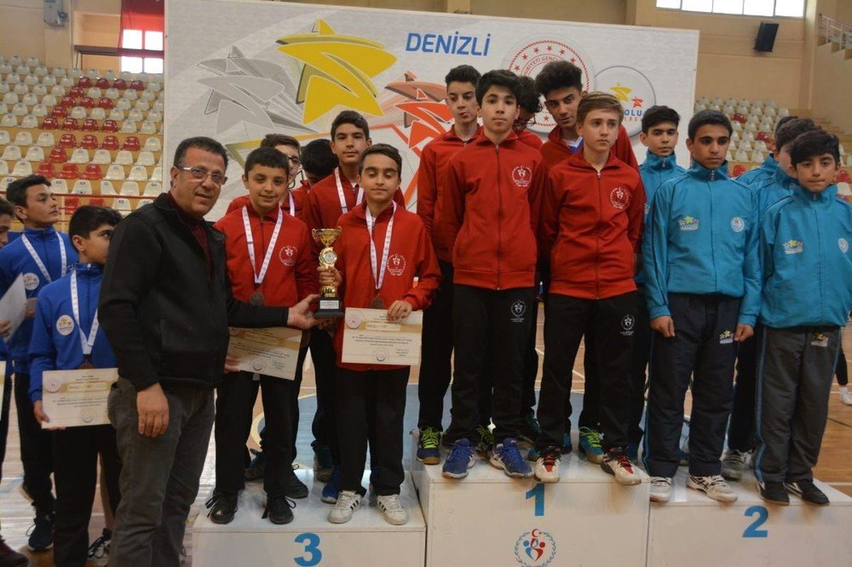 Badminton Türkiye Finalleri Denizli\'de Yapıldı