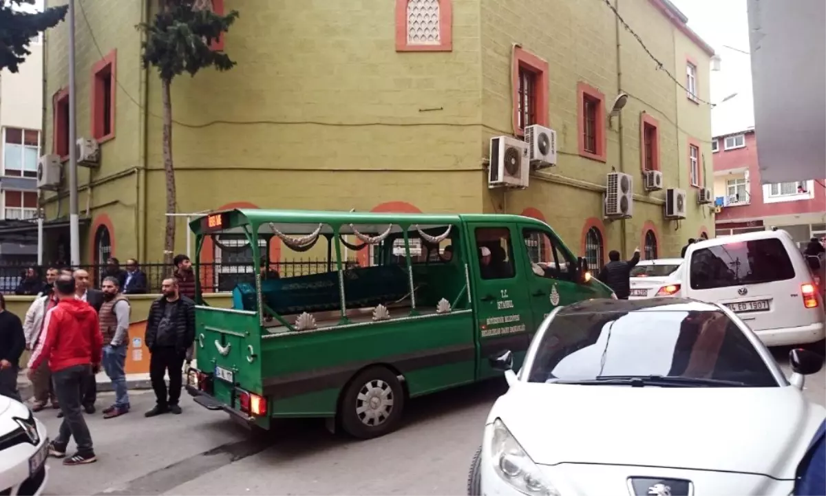 Bağdat Caddesi\'nde Silahlı Saldırıda Öldürülen İlhan Ünğan Son Yolculuğuna Uğurlandı