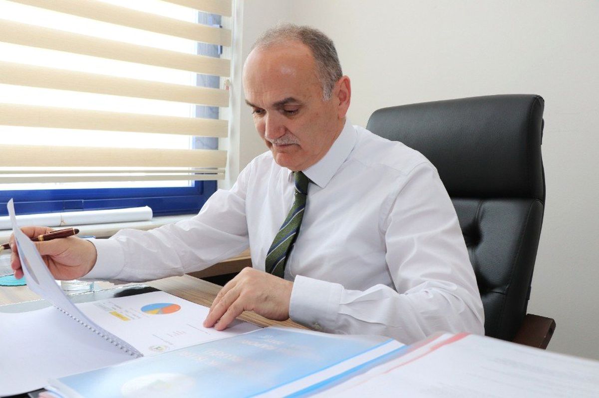 Başkan Özlü Belediye Çalışmaları Hakkında Brifing Aldı