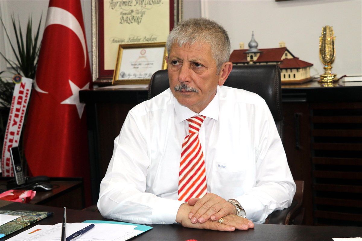 Belediye Başkanı Birim Müdürlerinin Makam Araçlarını Kaldırdı