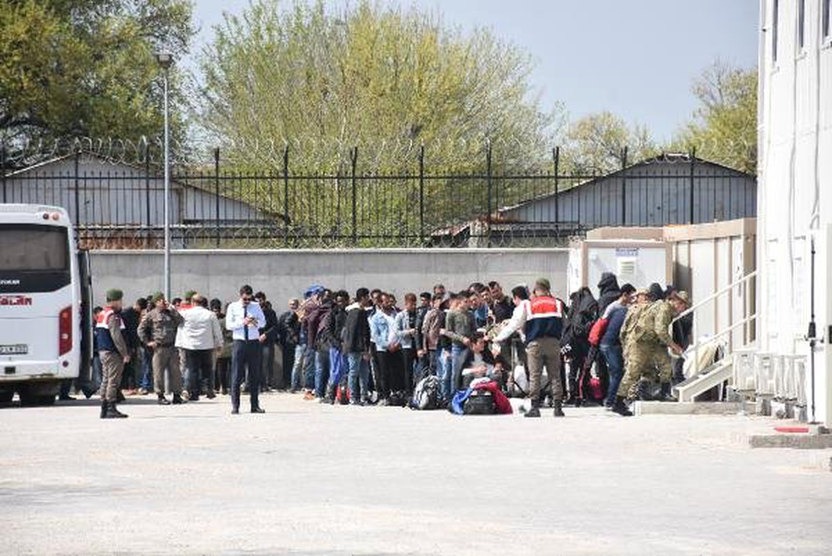 Bulgaristan Göçmen Akınına Karşı Türkiye Sınırına Asker Gönderdi
