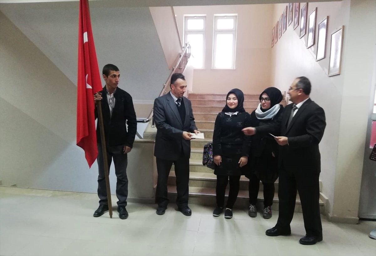 Çanakkale Destanı Şiirini Güzel Okuyanlar Ödüllendirildi