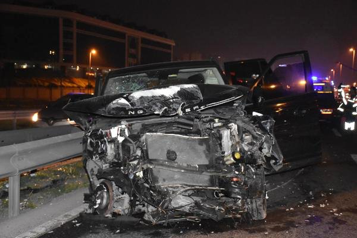 D100\'de Zincirleme Trafik Kazası: 2 Yaralı