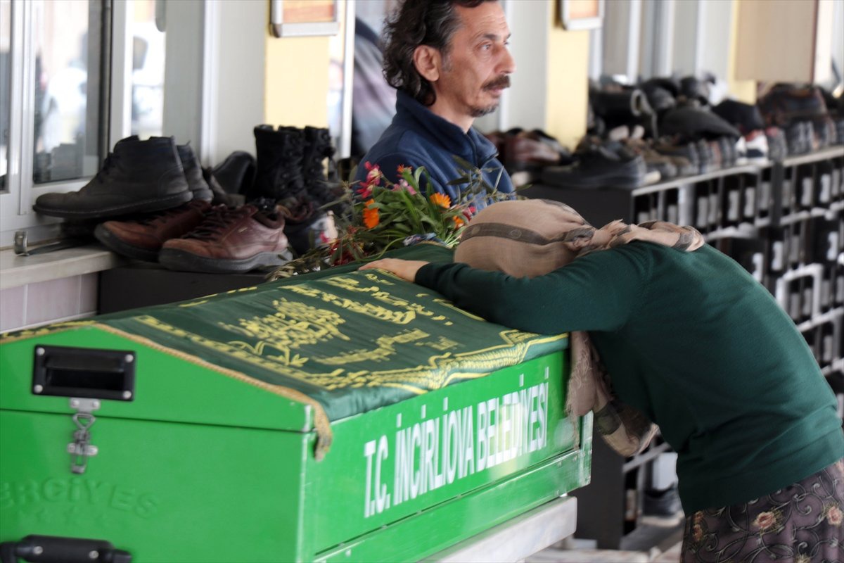 Evinde Elleri ve Ayakları Bağlı Ölü Bulunan Kişi Toprağa Verildi