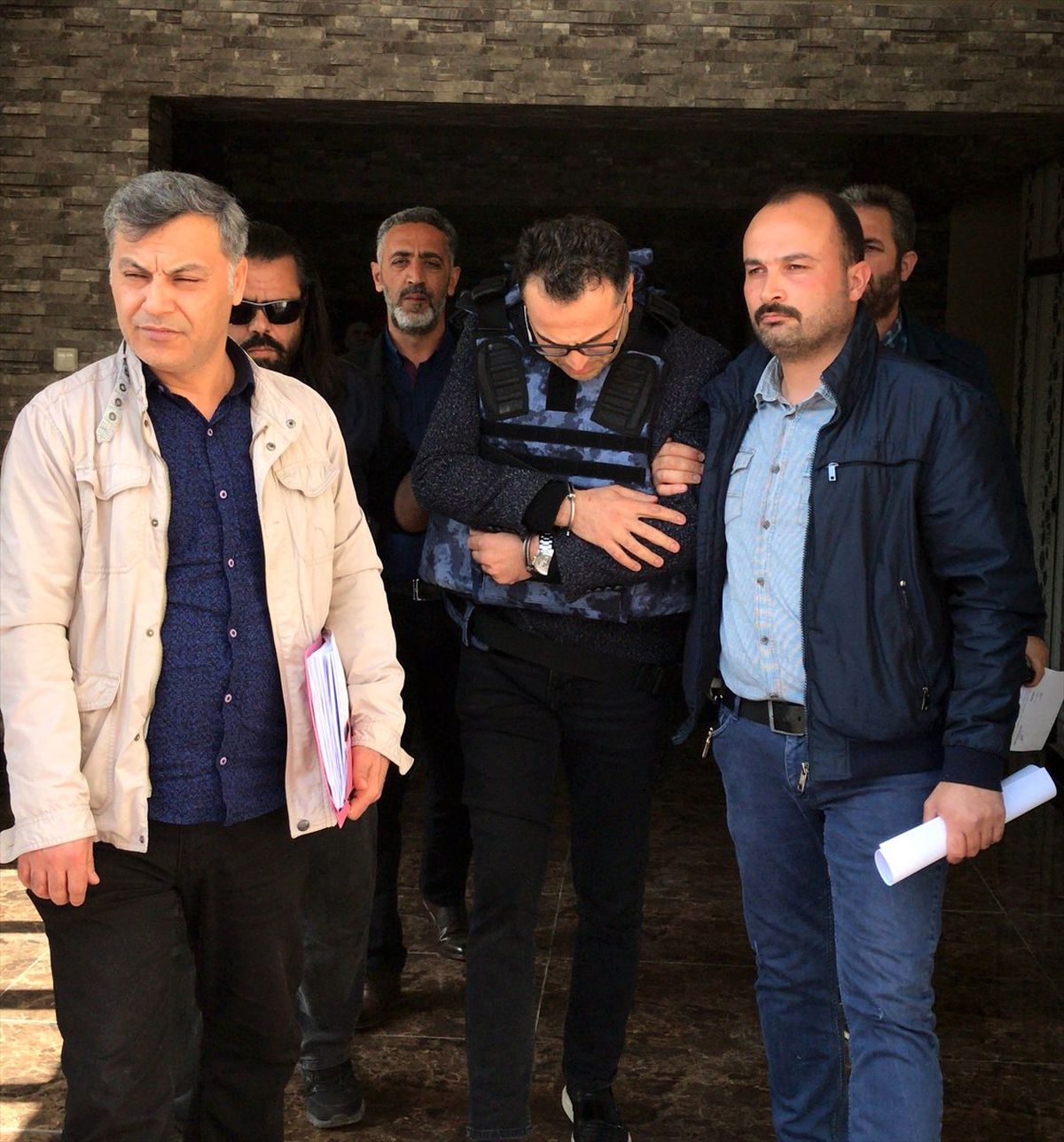 Evinde Ölü Bulunan Kadın Öğretmenin Katil Zanlısı Adliyede