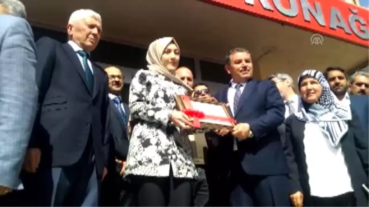 Gülnar\'da MHP\'li Alpaslan Ünüvar Mazbatasını Aldı