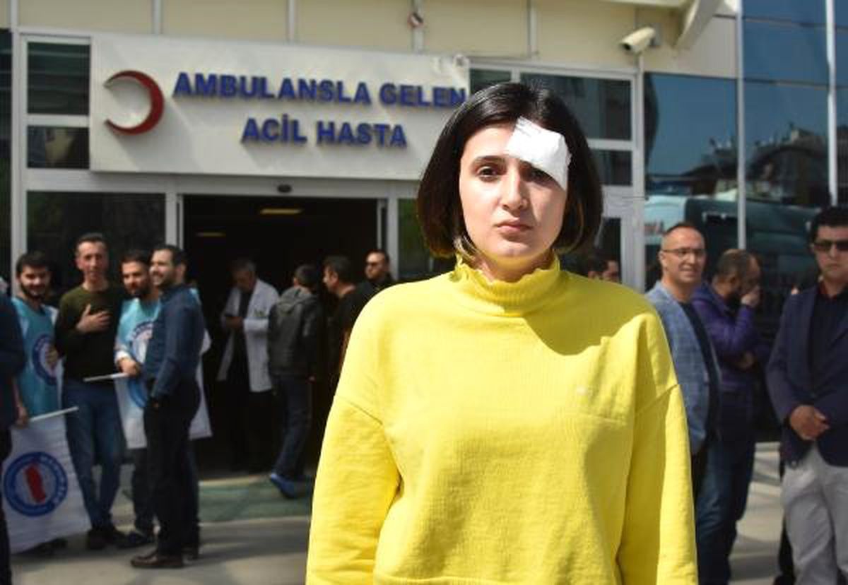 Hemşirenin Boğazını Sıkıp Kafa Attı, Serbest Bırakıldı