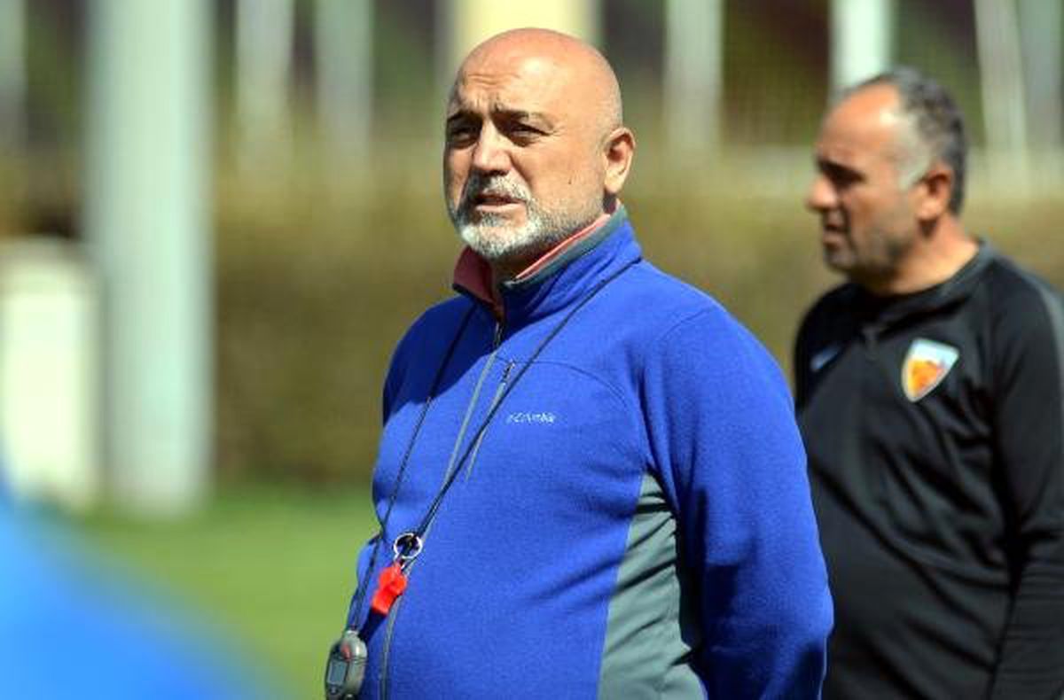 Hikmet Karaman: 13-14 Kişilik Kadronun Müthiş Mücadelesini Seyrediyorsunuz