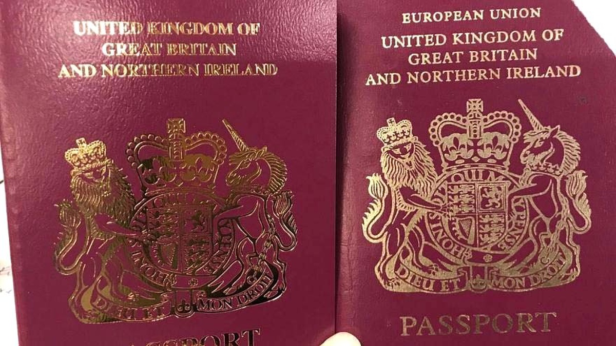 İngiliz Pasaportlarında AB İbaresi Kaldırıldı