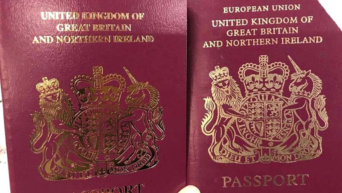 İngiliz Pasaportlarında AB İbaresi Kaldırıldı