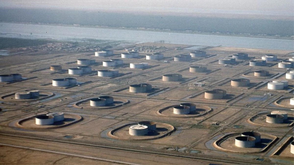 İran\'ın Petrolle İmtihanı: Çöküşten Sadece Yaptırımlar mı Sorumlu?