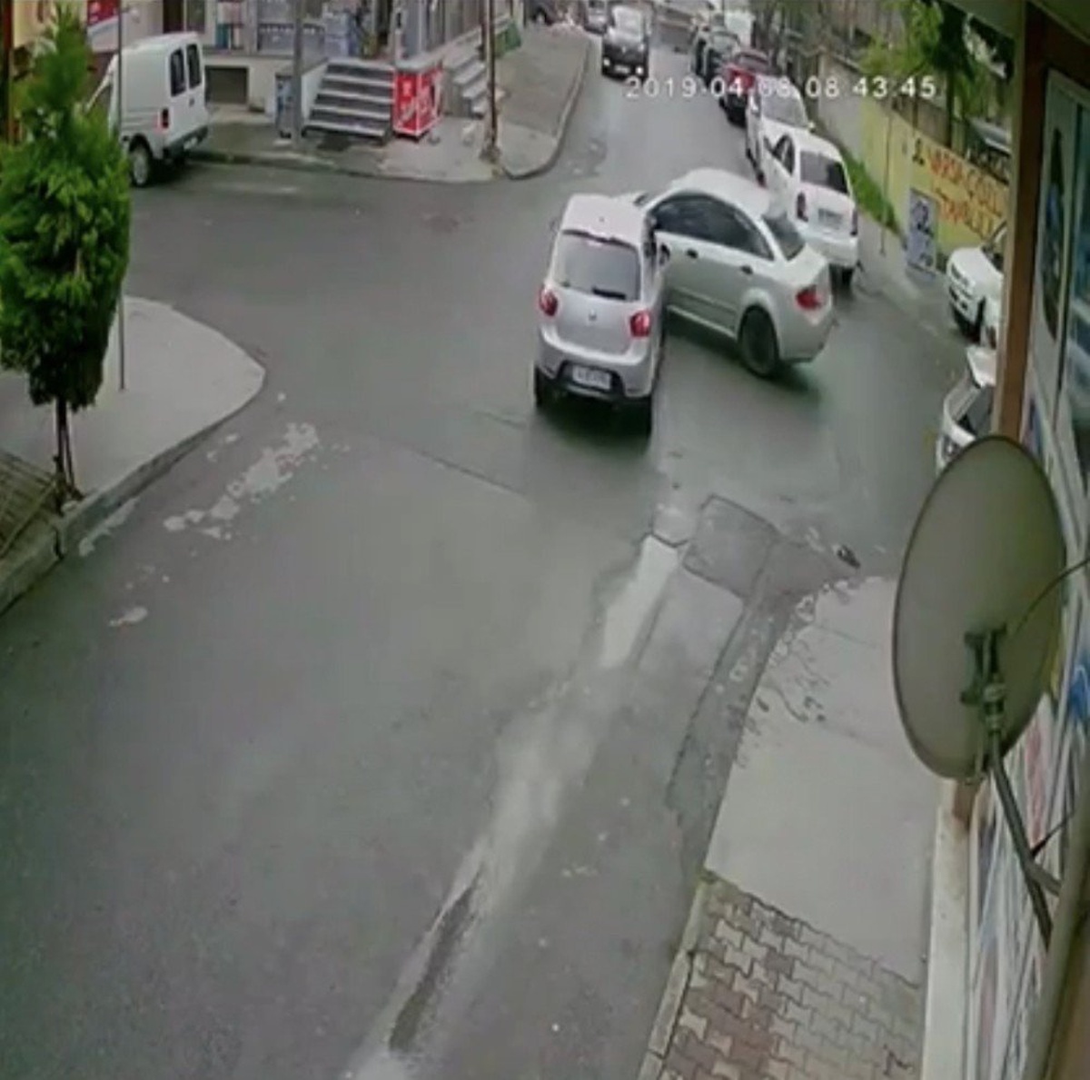 İstanbul\'da Faciadan Dönülen Anlar Kamerada