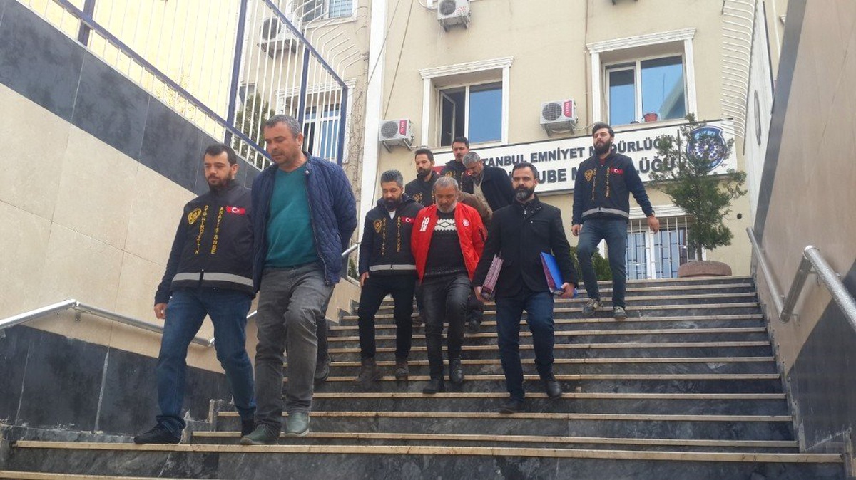 İstanbul\'da Otomobil Hırsızlarına Nefes Kesen Operasyon: 8 Gözaltı