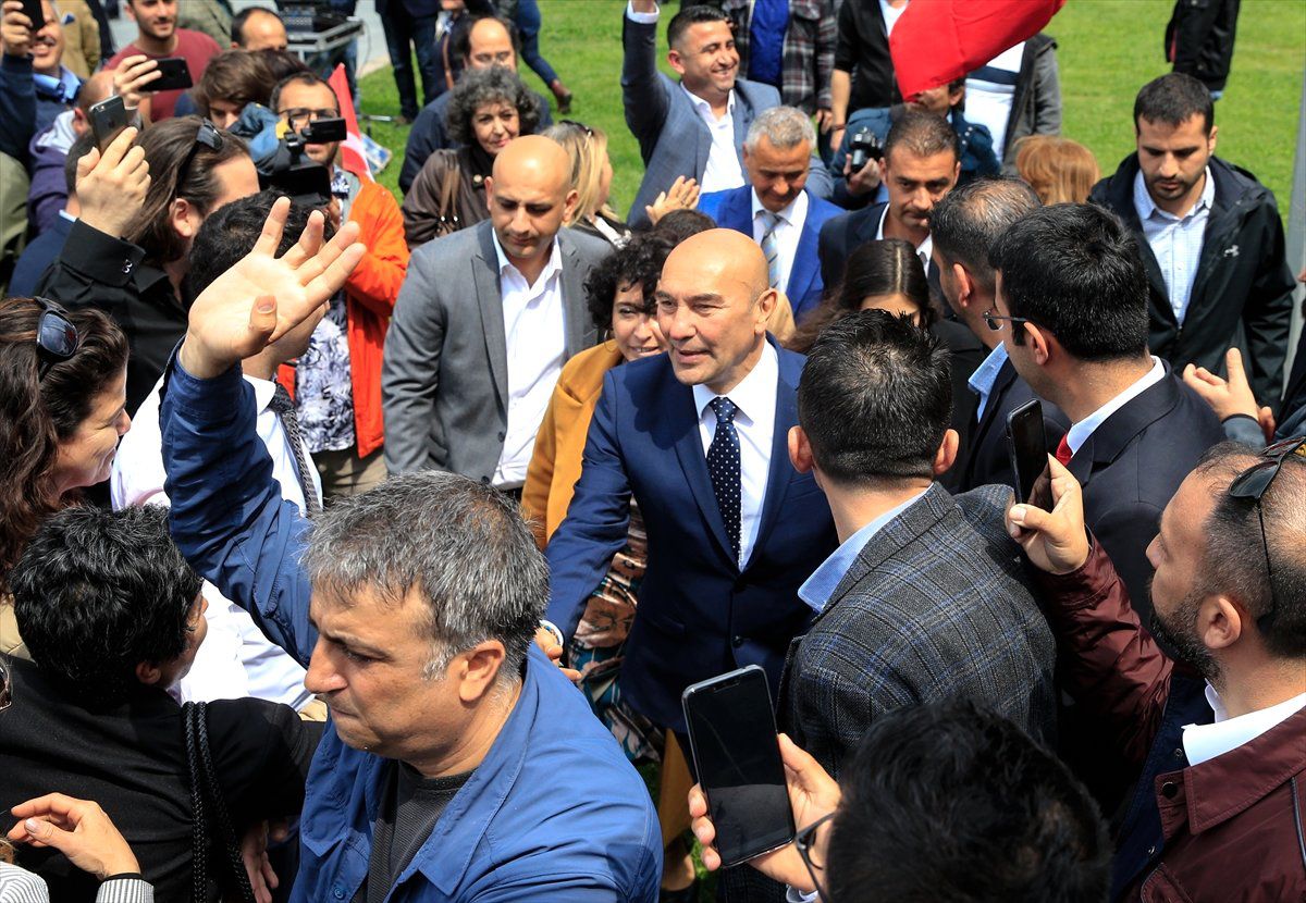 İzmir Büyükşehir Belediye Başkanı Soyer Göreve Başladı