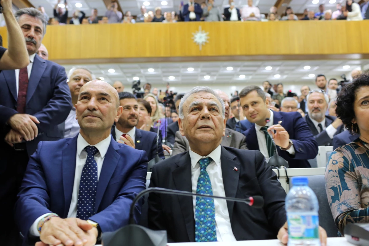 İzmir Büyükşehir Belediye Başkanı Tunç Soyer Göreve Başladı