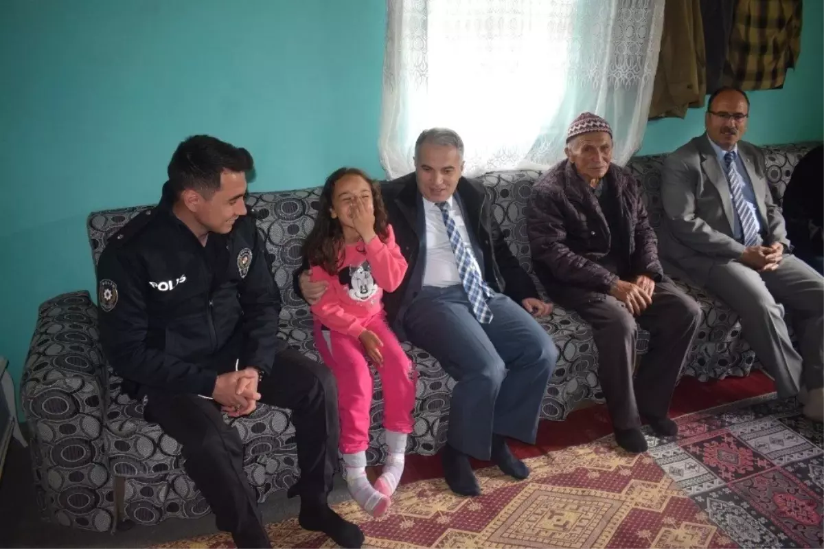 Kaymakam Duru\'dan Şehit Ailelerine Ziyaret