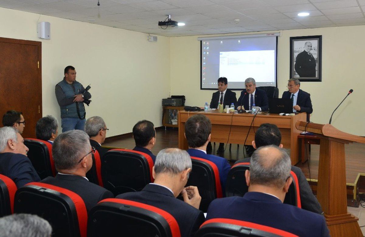 Kırşehir\'de Yürütülen 178 Projenin Toplam Maliyeti 2 Milyar 686 Milyon 868 Lira