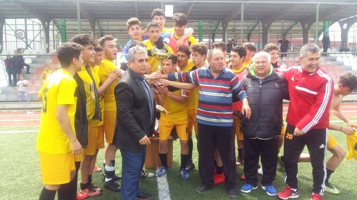 Kocasinan Şimşekspor, Osmaniye\'de Şampiyon Oldu