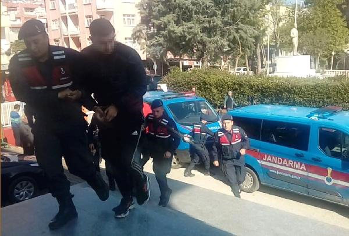 Kozan\'da Uyuşturucu Operasyonu: 9 Şüpheli Adliyede