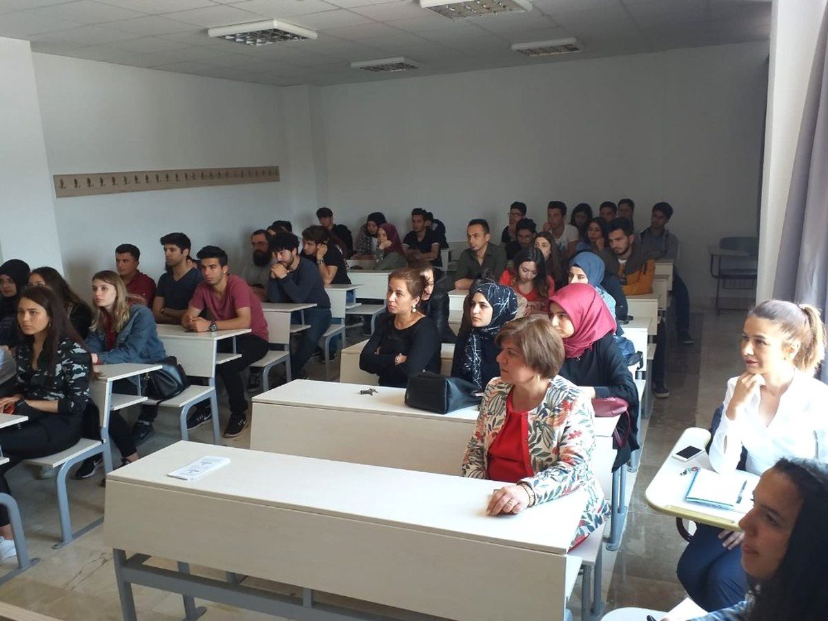 Kumluca\'da Öğrencilere ve Personele Sigara Bırakma Semineri Verildi